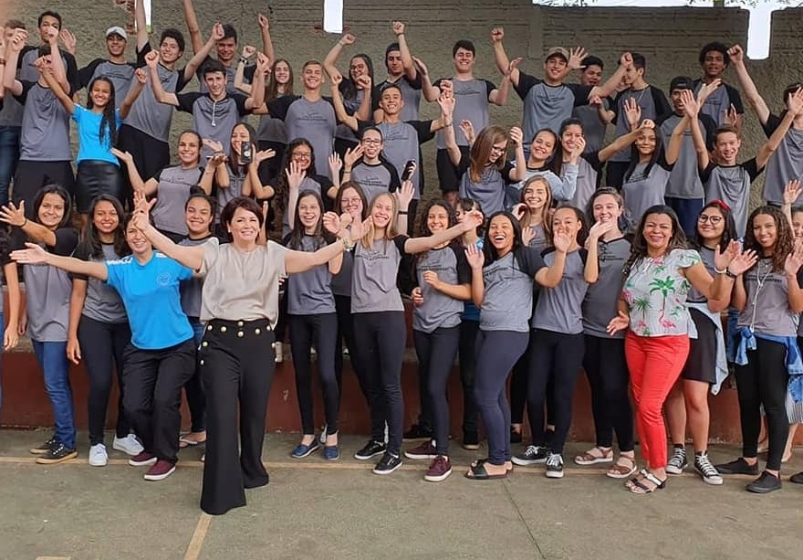 Projeto da UEM conecta meninas com a ciência e tecnologia