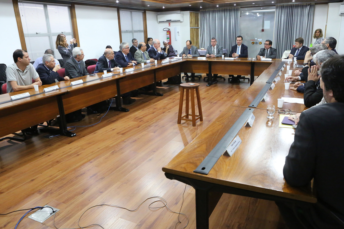 Presidente do CNPq participa de reunião com Ministro e institutos de pesquisa