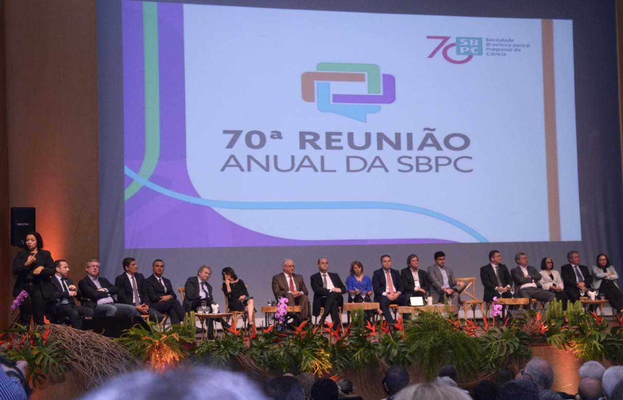 Palco da abertura da 70 Reuniao da SBPC