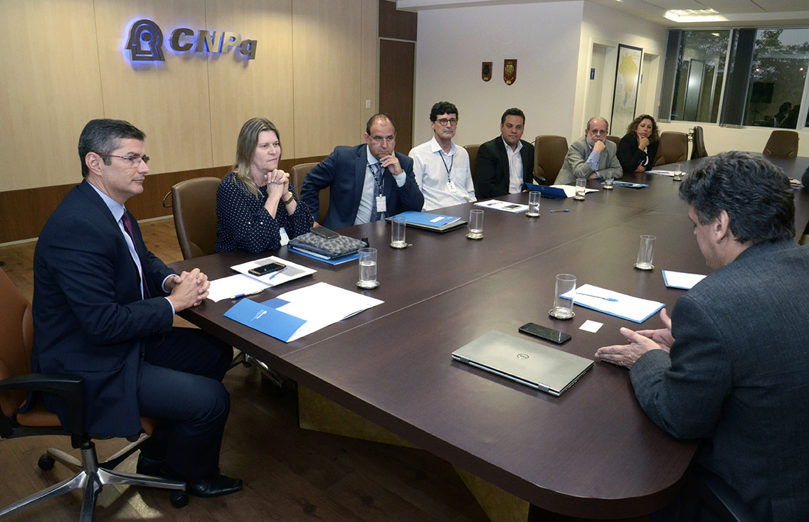 COMLATTES reunido
